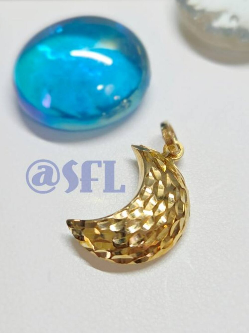 18K Gold Textured Moon Pendant 750 Crescent Moon Hammer And Smooth Sides